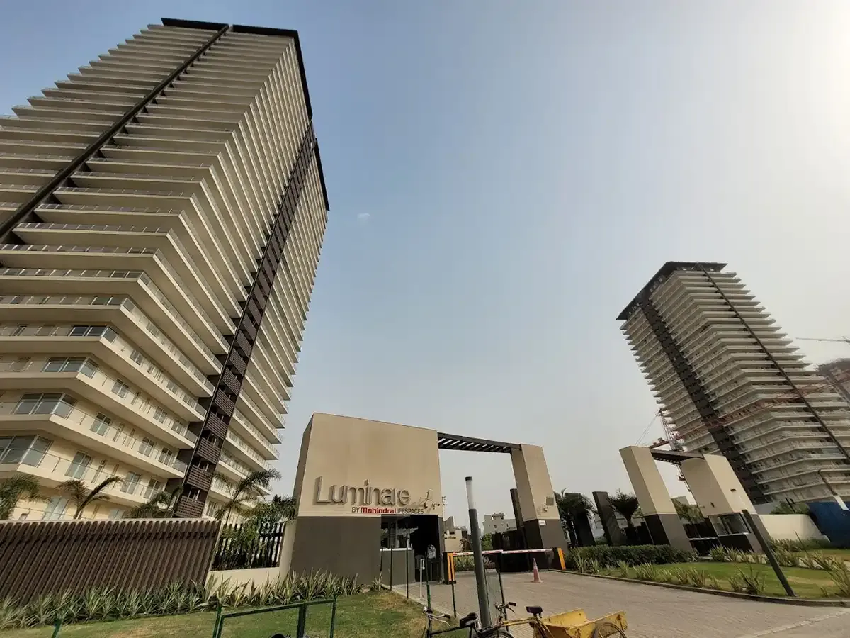Mahindra Luminare
